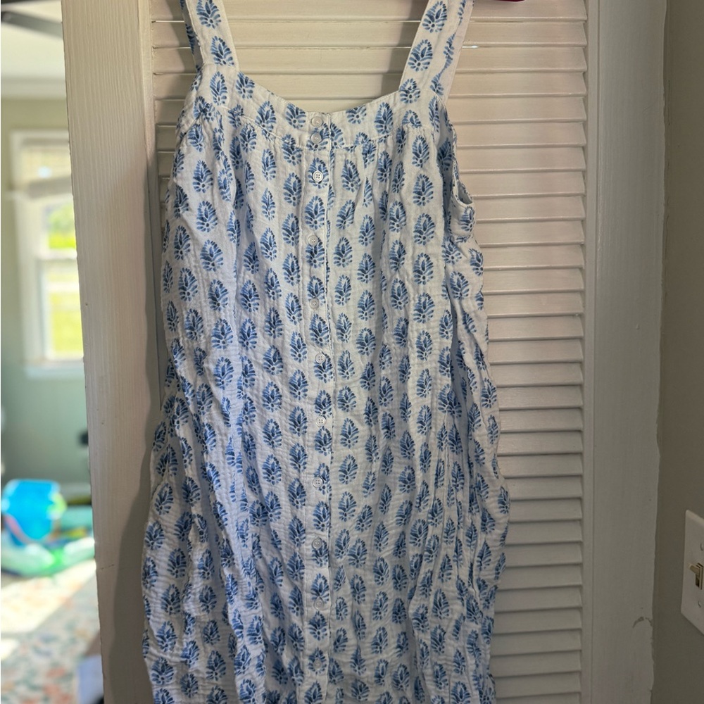 Blue and White Lake Nightgown